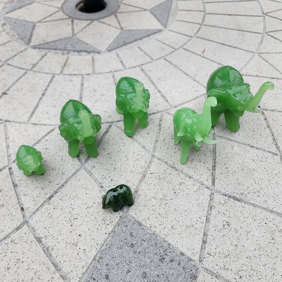 Vintage Other - Vintage Green Polished Glass Elephant & Bear Figurine Bundle Lot